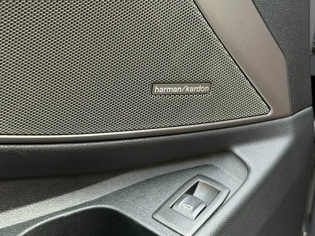 330i Individual Edition Oxidgrau Pano
