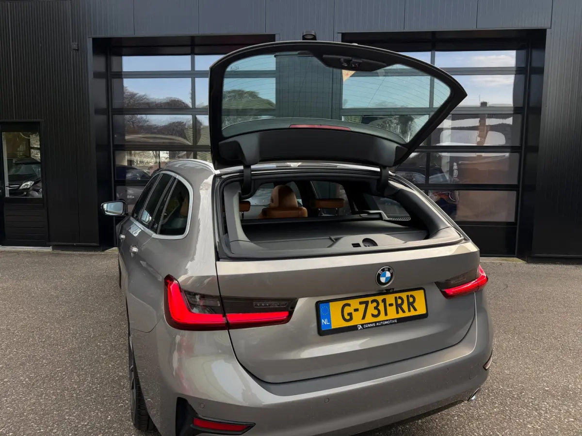 330i Individual Edition Oxidgrau Pano