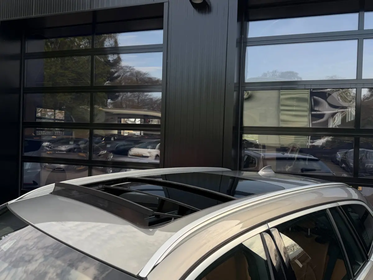 330i Individual Edition Oxidgrau Pano