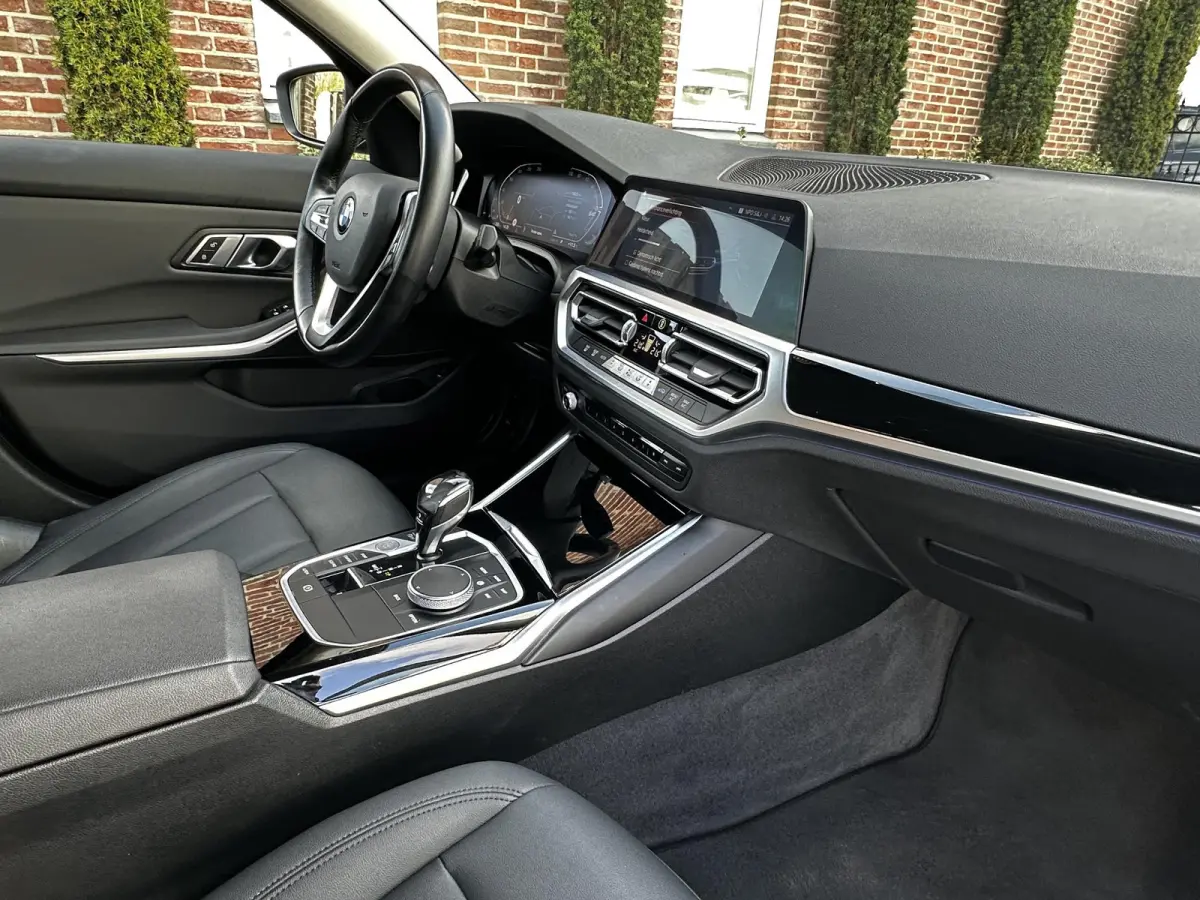 320i Leder|Camera|Sfeer|AdapLed