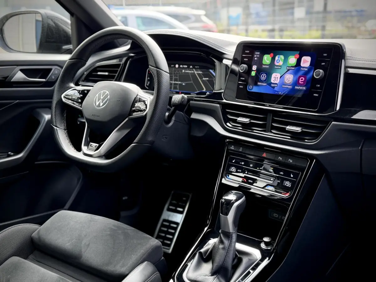 1.5 TSI R-Line DSG Keyless|Camera|IQ|Massag