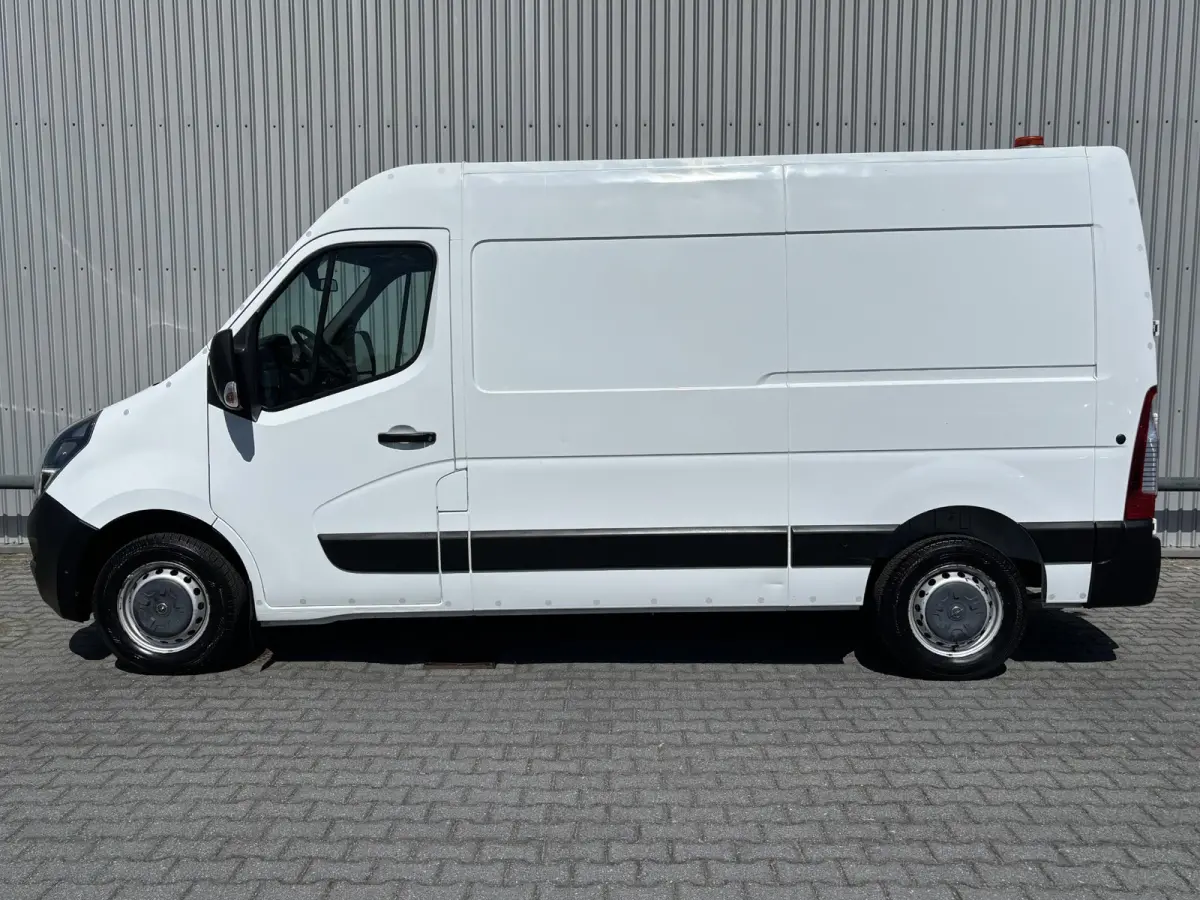 2.3 Turbo L2H2*A/C*CRUISE*HAAK*CAM*TEL*PDC*