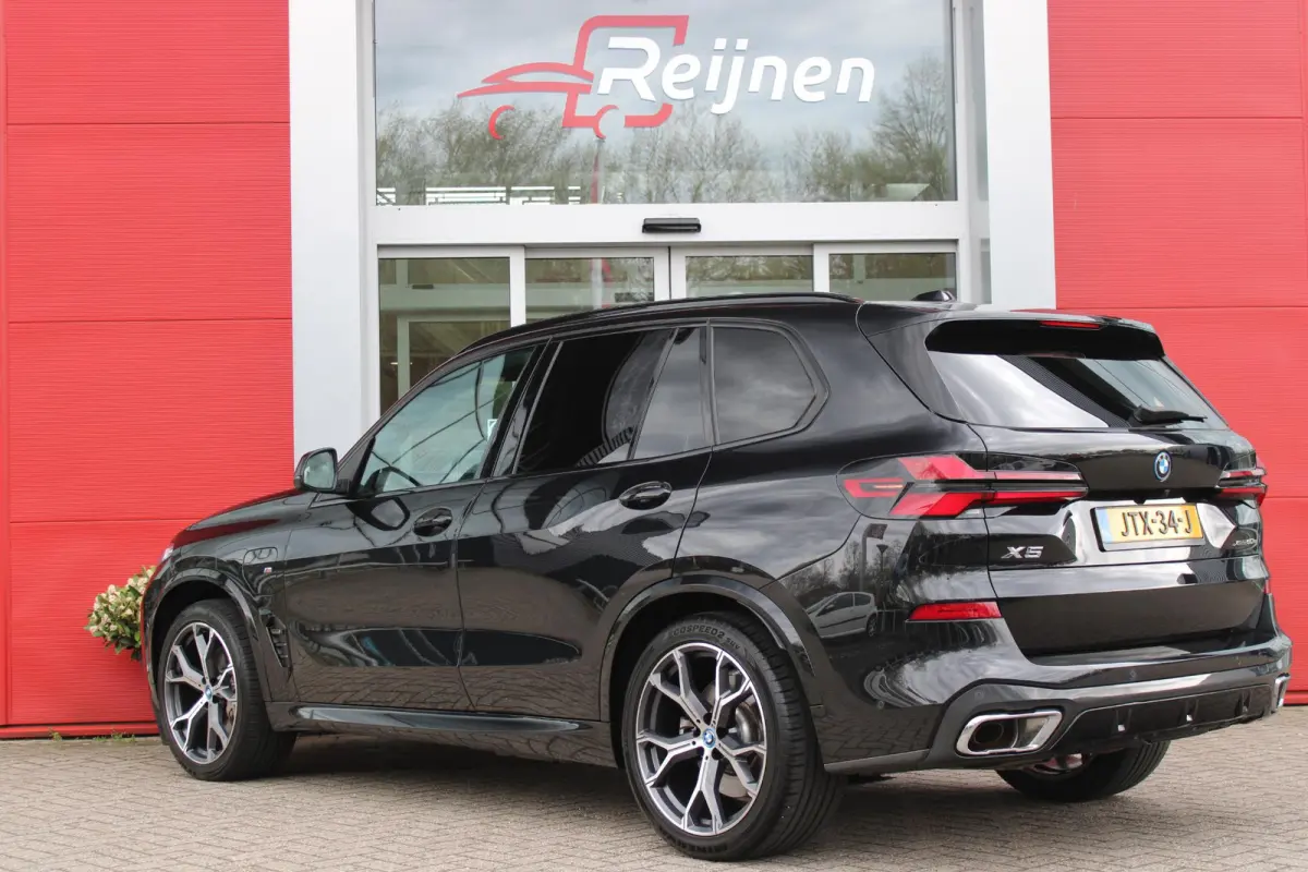 xDrive50e 490PK M-SPORT LAUNCH EDITION | PANORAMA SCHUIF/KANTEL DAK "SKY LOUNGE" | COMFORT STOELEN ELEKTRISCH VERSTELBAAR MET GEHEUGENFUNCTIE EN VERWARMBAAR VOOR EN ACHTER | LEDEREN BEKLEDIN
