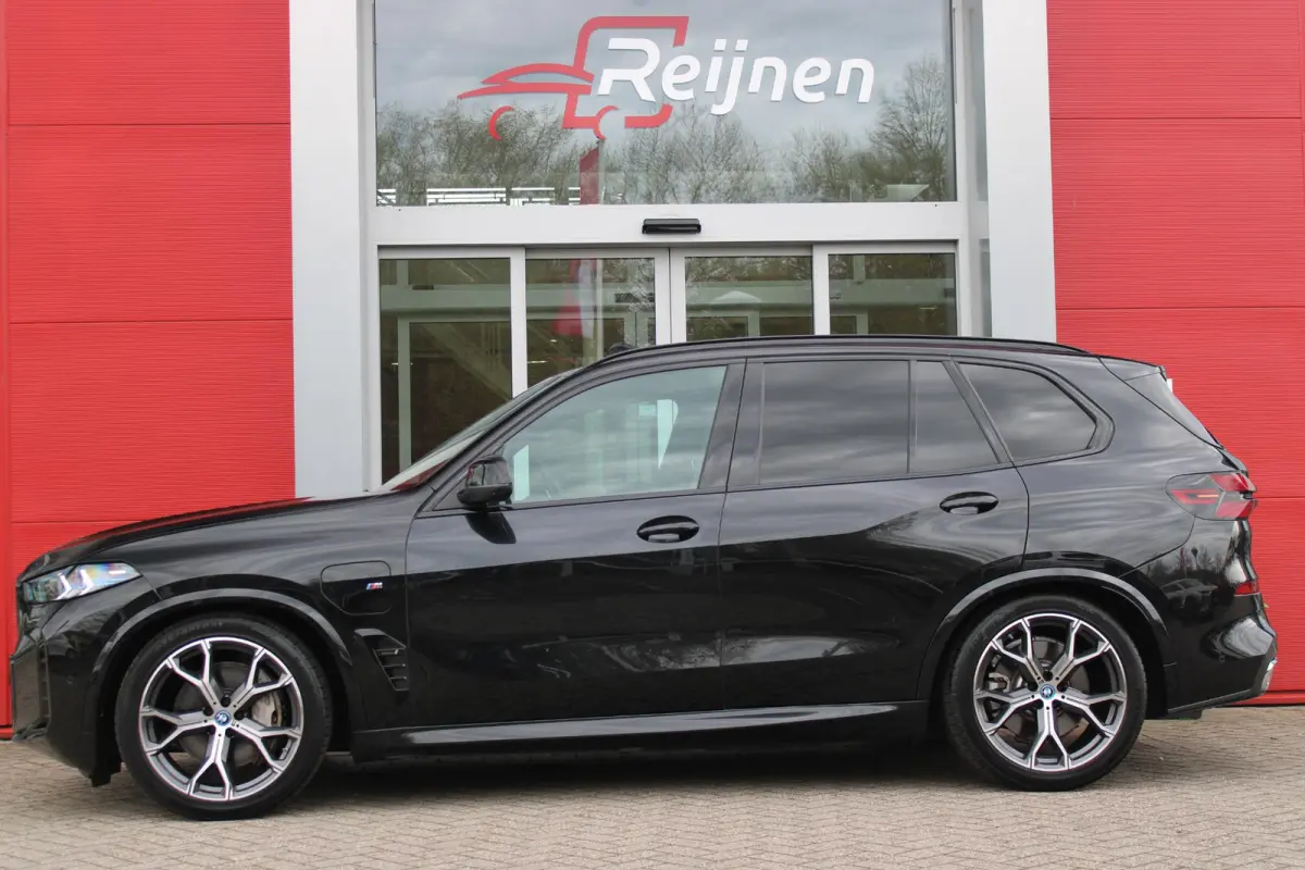 xDrive50e 490PK M-SPORT LAUNCH EDITION | PANORAMA SCHUIF/KANTEL DAK "SKY LOUNGE" | COMFORT STOELEN ELEKTRISCH VERSTELBAAR MET GEHEUGENFUNCTIE EN VERWARMBAAR VOOR EN ACHTER | LEDEREN BEKLEDIN
