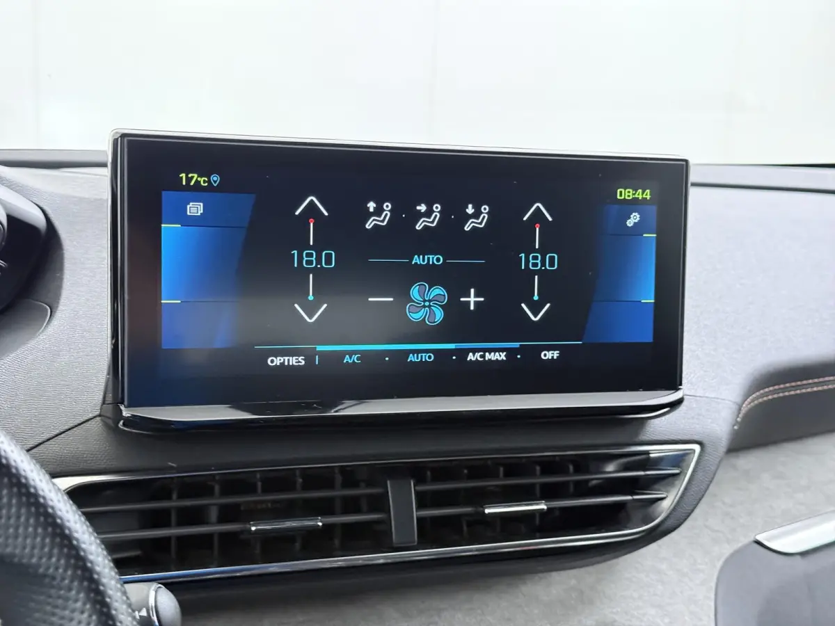 1.6 HYbrid 225 GT PHEV | BLACK OPTIC| FOCAL AUDIO| STOELVERWARMING| CAMERA VOOR+ ACHTER| ADAPTIVE CRUISE CONTROL| DODE HOEK SENSOR| ELEK. ACHTERKLEP| STANDKACHEL