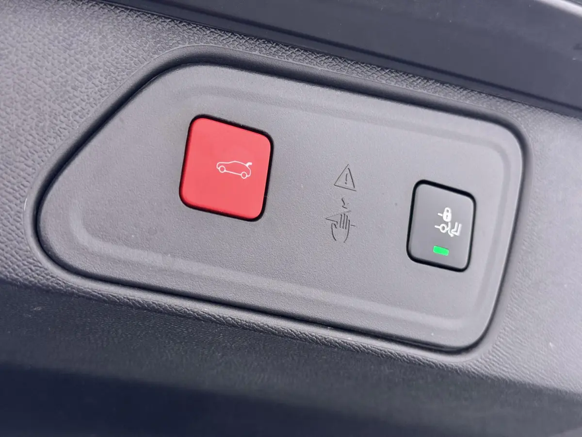 1.6 HYbrid 225 GT PHEV | BLACK OPTIC| FOCAL AUDIO| STOELVERWARMING| CAMERA VOOR+ ACHTER| ADAPTIVE CRUISE CONTROL| DODE HOEK SENSOR| ELEK. ACHTERKLEP| STANDKACHEL