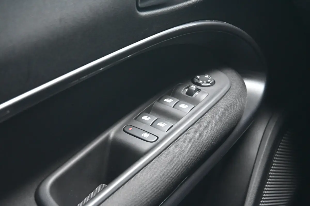 1.2 Hybrid Urban 110pk | Pack Style + Winter + Comfort | Navigatie | Achteruitrijcamera | Draadloos Apple Carplay & Android Auto | Keyless Entry & Start | !!