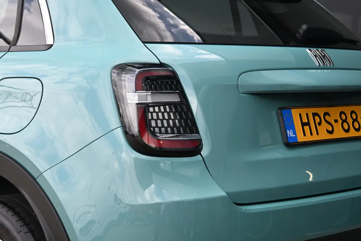 1.2 Hybrid Urban 110pk | Pack Style + Winter + Comfort | Navigatie | Achteruitrijcamera | Draadloos Apple Carplay & Android Auto | Keyless Entry & Start | !!
