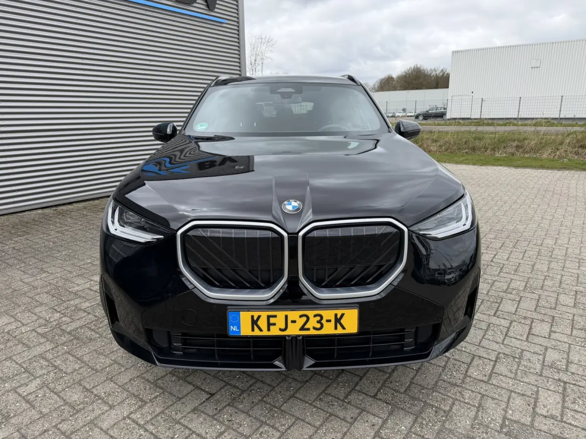 20 xDrive M Sport Panoramadak Trekhaak Leder ACC LED Achteruitrijcamera Stuurwielverwarming Carplay