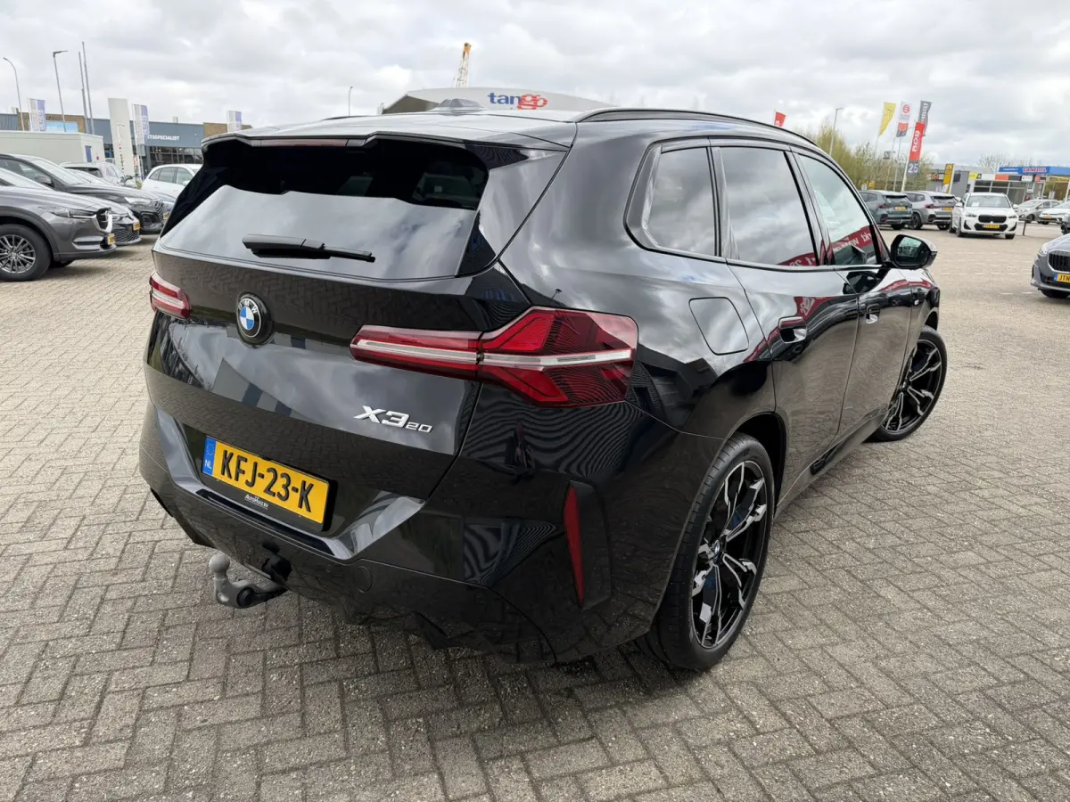 20 xDrive M Sport Panoramadak Trekhaak Leder ACC LED Achteruitrijcamera Stuurwielverwarming Carplay