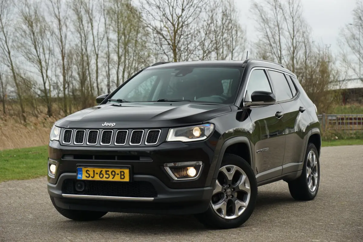 1.4 MultiAir Opening Edition 4x4 Automaat - Diamond Black - 65dkm