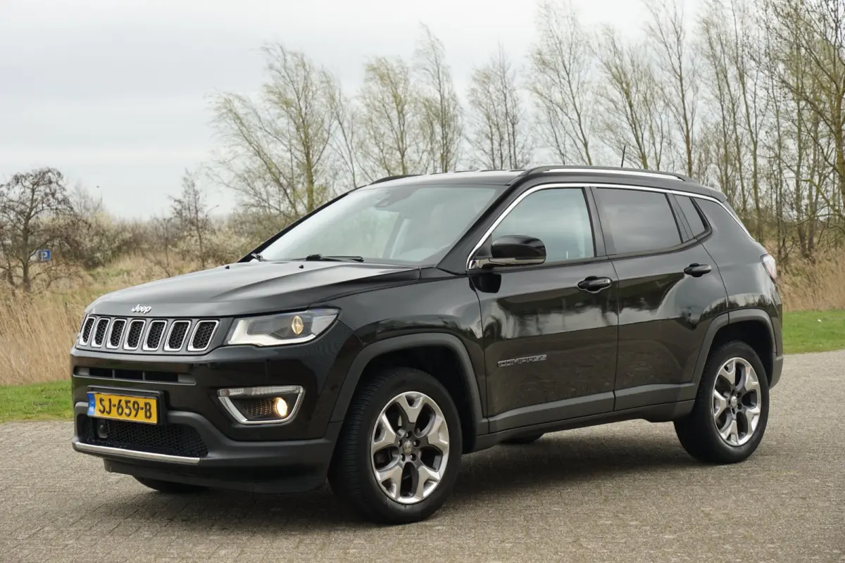 1.4 MultiAir Opening Edition 4x4 Automaat - Diamond Black - 65dkm