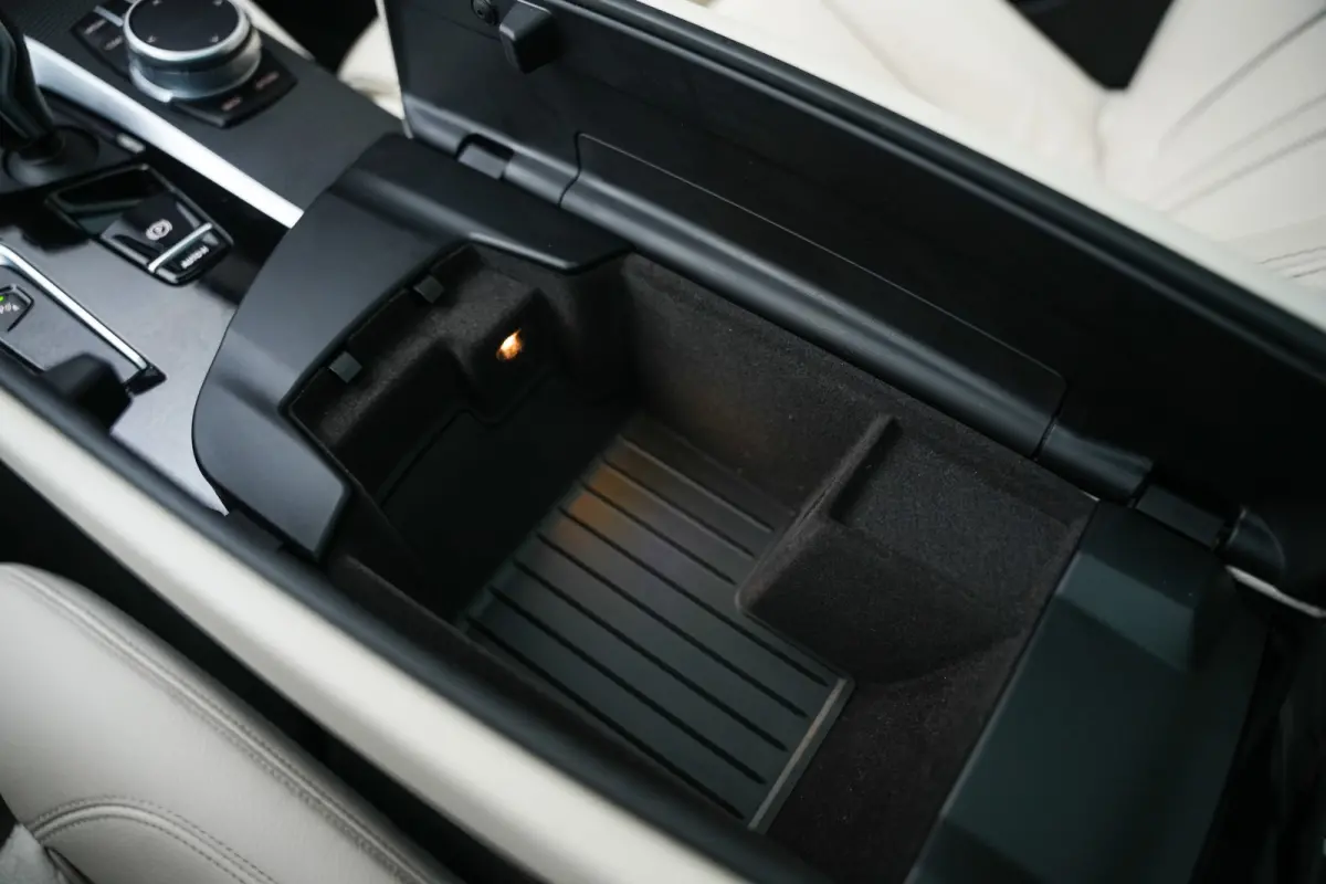 530e 293 pk Business Edition Plus M-Sportpakket / NL-Auto/ Laser-Koplamp/ Pano-Dak/ 89%SOH/ Leder/ Sport-Stoelen/ Stoel.Verw/ Camera/ Apple-Carplay/ 19''LMV