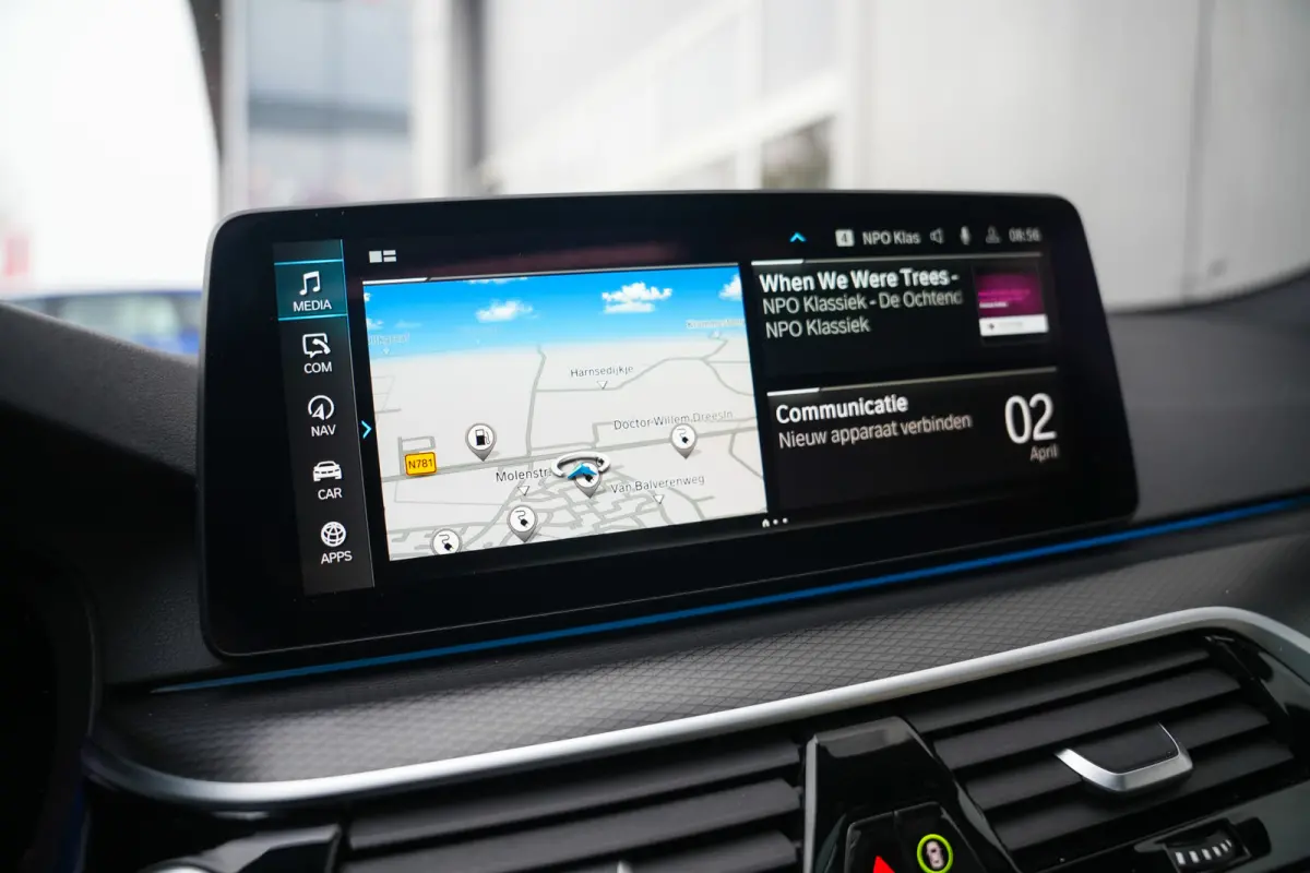 530e 293 pk Business Edition Plus M-Sportpakket / NL-Auto/ Laser-Koplamp/ Pano-Dak/ 89%SOH/ Leder/ Sport-Stoelen/ Stoel.Verw/ Camera/ Apple-Carplay/ 19''LMV