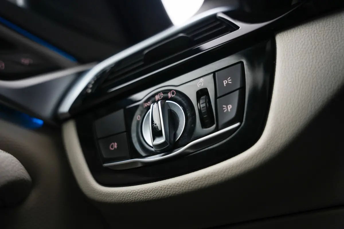 530e 293 pk Business Edition Plus M-Sportpakket / NL-Auto/ Laser-Koplamp/ Pano-Dak/ 89%SOH/ Leder/ Sport-Stoelen/ Stoel.Verw/ Camera/ Apple-Carplay/ 19''LMV