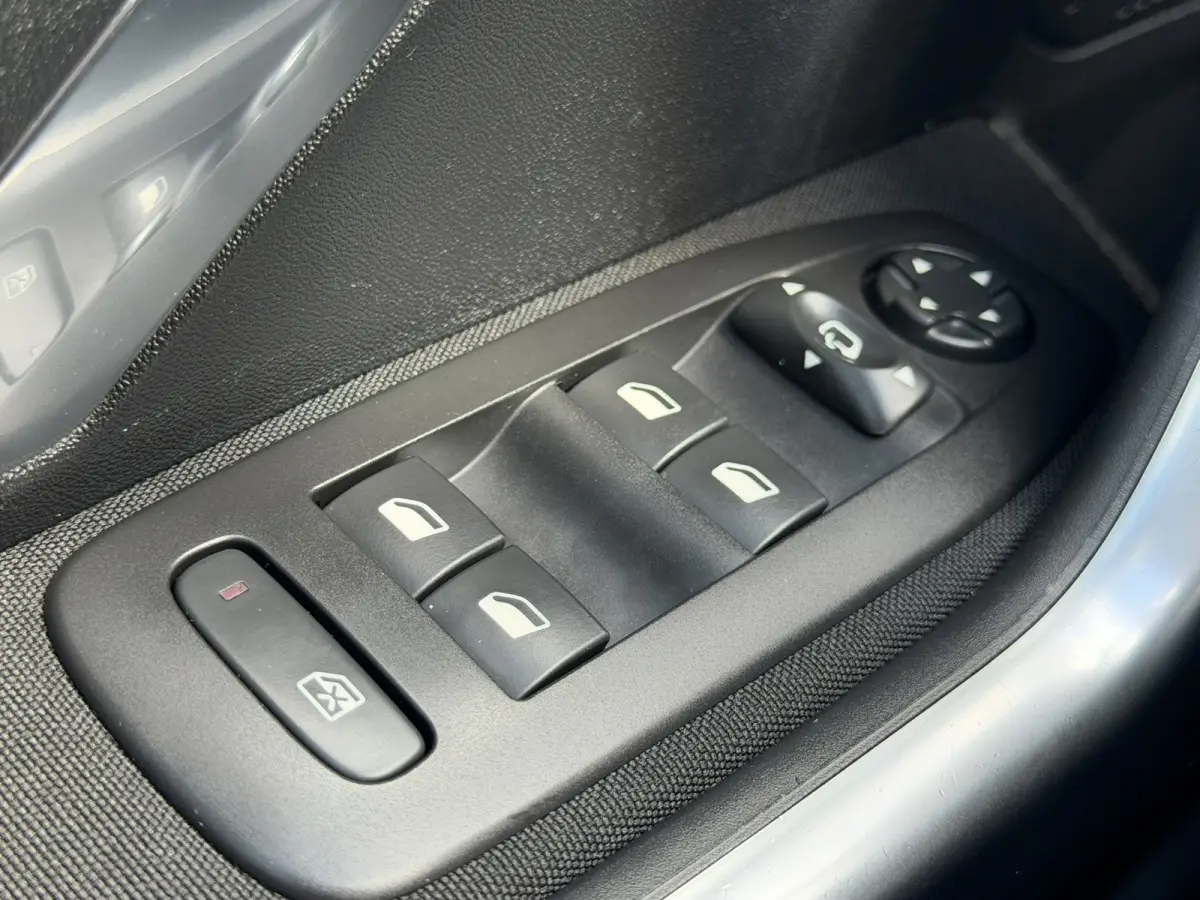 1.2 PureTech Camera Cruise Stoelverwarming Carplay Panorama Trekhaak Navigatie