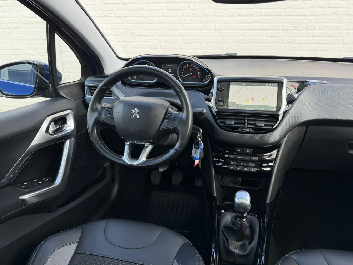 1.2 PureTech Camera Cruise Stoelverwarming Carplay Panorama Trekhaak Navigatie