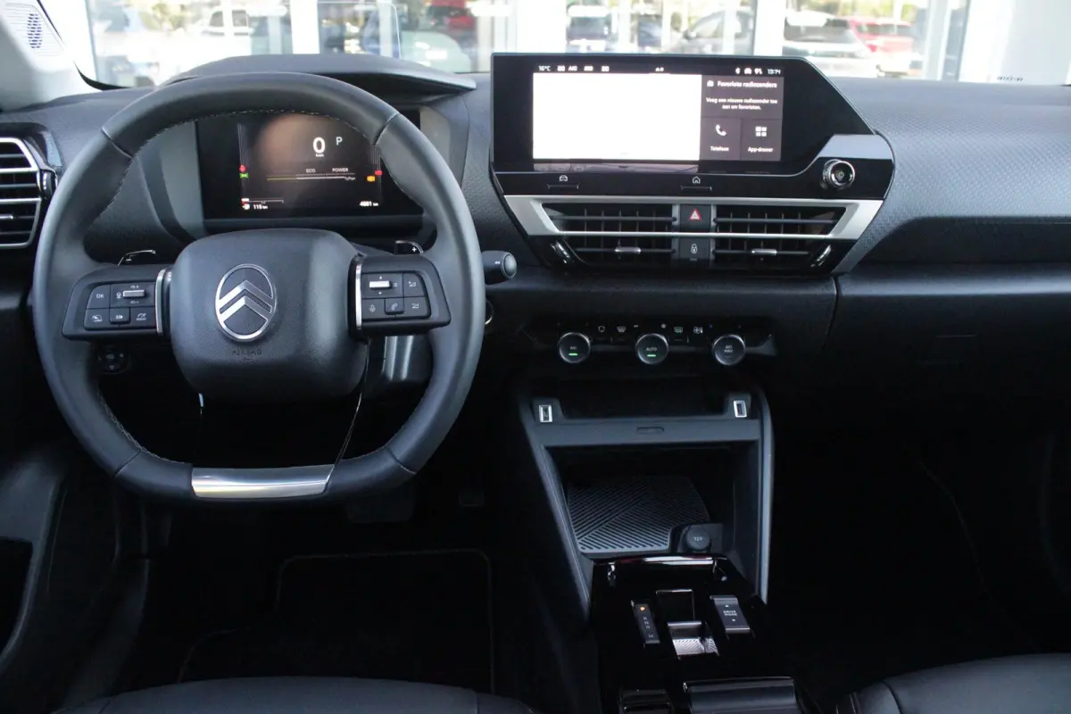 C4 1.2 HYbrid 145PK MAX | HEAD UP DISPLAY | CAMERA VOOR + ACHTER | NAVIGATIE | DRAADLOZE TELEFOONLADER | FULL LED KOPLAMPEN | DRAADLOZE APPLE CARPLAY/ANDROID AUTO | 18" LICHTMETALEN VELGEN |