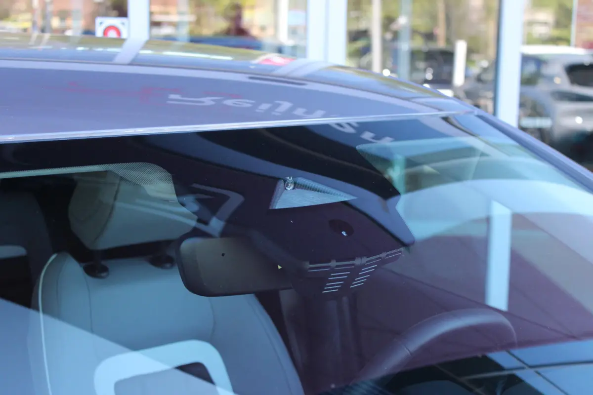 C4 1.2 HYbrid 145PK MAX | HEAD UP DISPLAY | CAMERA VOOR + ACHTER | NAVIGATIE | DRAADLOZE TELEFOONLADER | FULL LED KOPLAMPEN | DRAADLOZE APPLE CARPLAY/ANDROID AUTO | 18" LICHTMETALEN VELGEN |