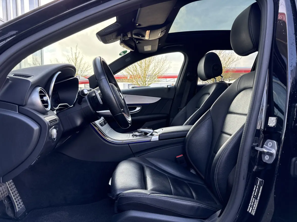 180 Business Solution AMG | NL-auto | BTW | Pano | Leder | Trekhaak | Sfeerverlichting