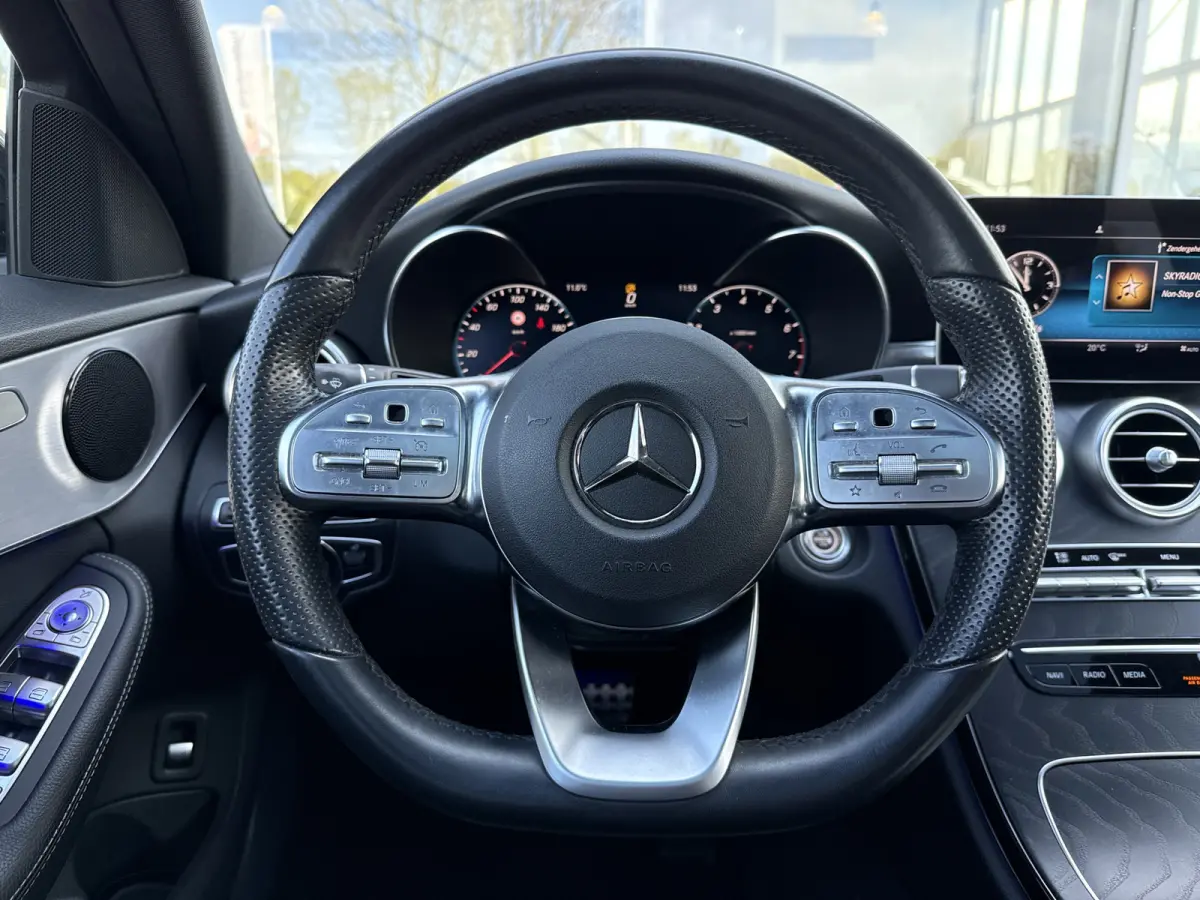 180 Business Solution AMG | NL-auto | BTW | Pano | Leder | Trekhaak | Sfeerverlichting