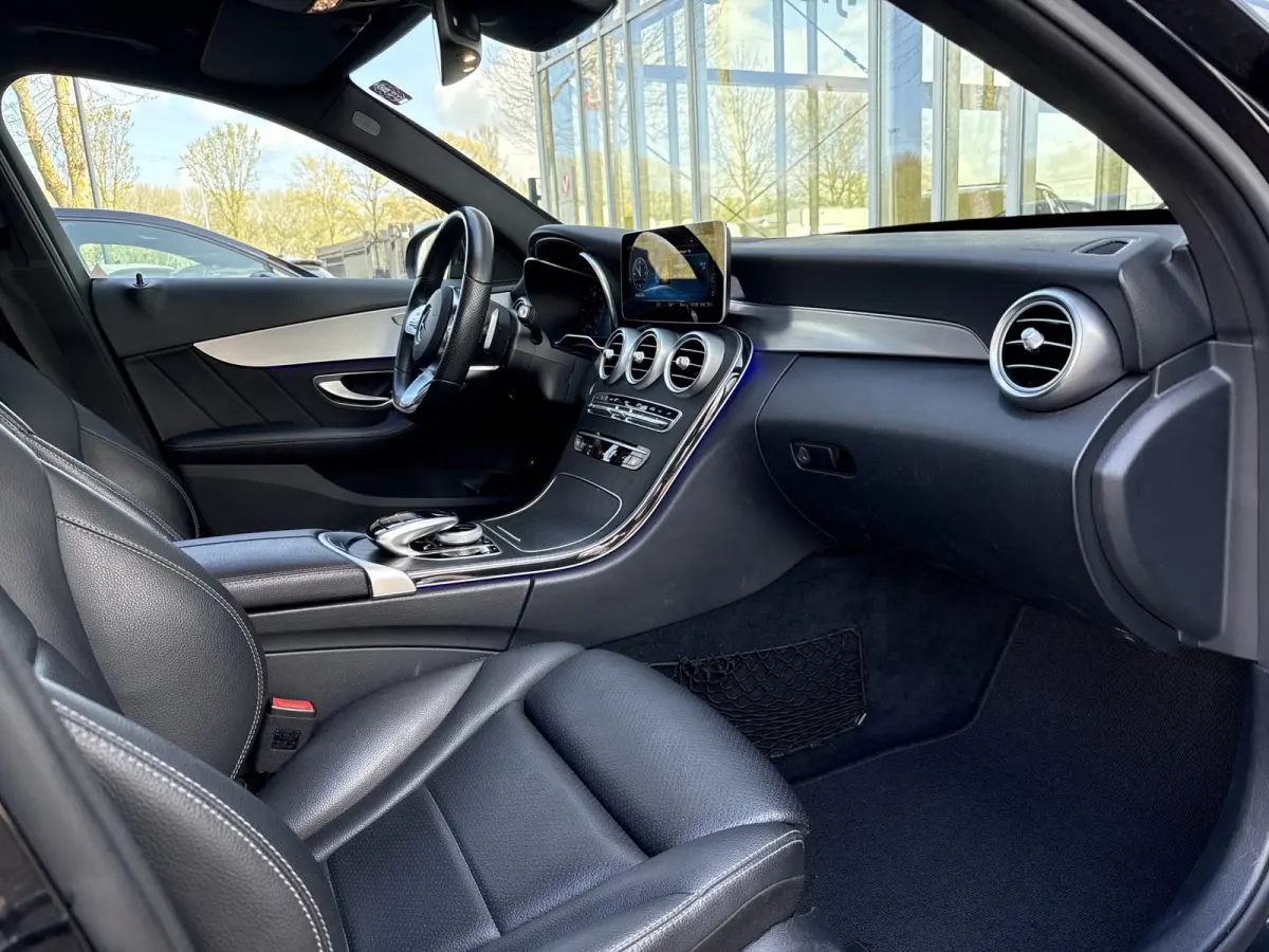 180 Business Solution AMG | NL-auto | BTW | Pano | Leder | Trekhaak | Sfeerverlichting