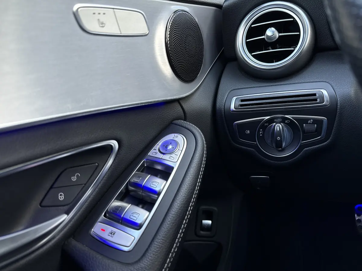 180 Business Solution AMG | NL-auto | BTW | Pano | Leder | Trekhaak | Sfeerverlichting