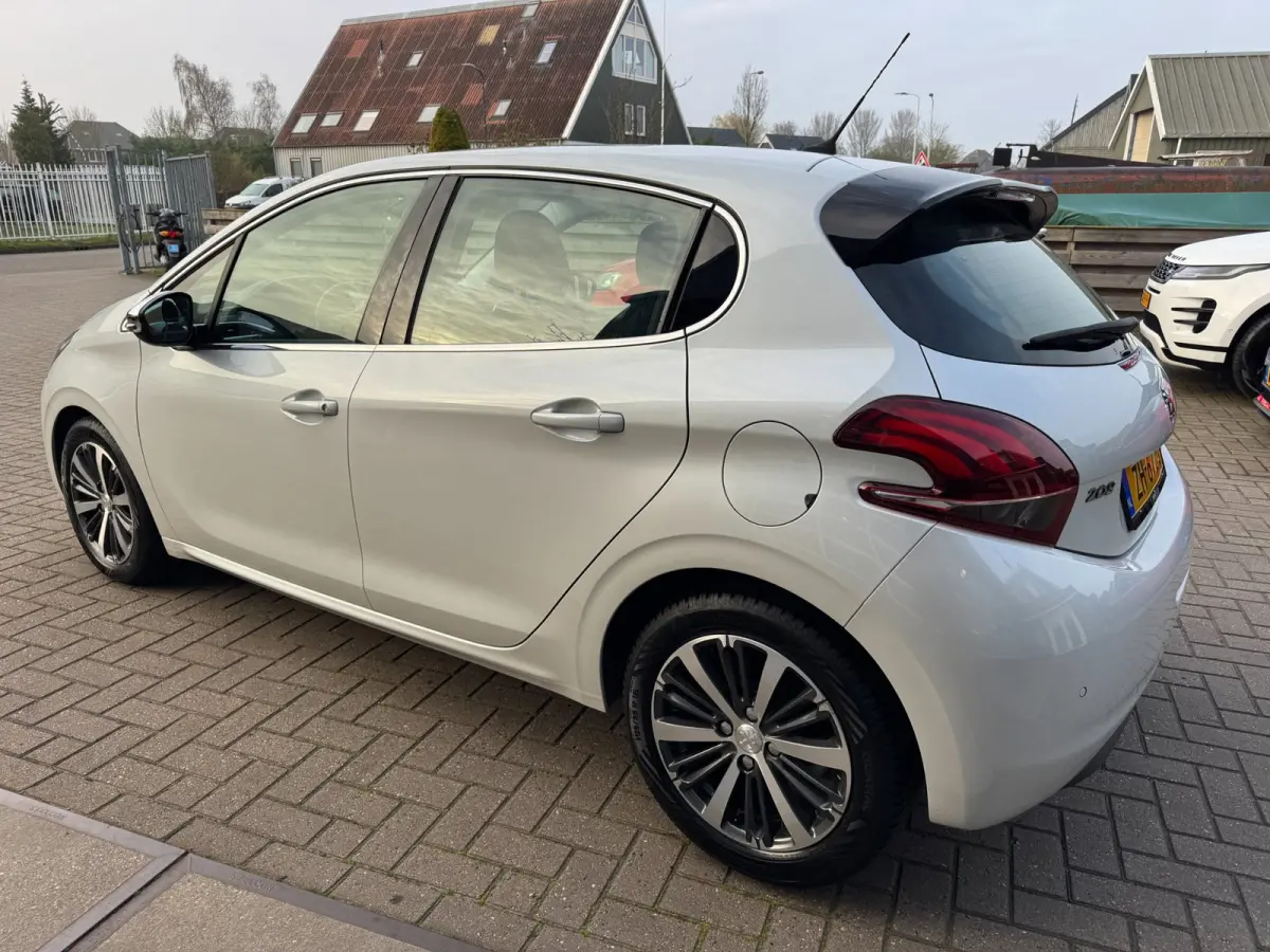 1.2 PureTech Allure / Navi / Cruise / Carplay / 57000 km !.