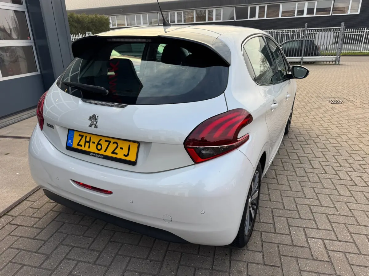 1.2 PureTech Allure / Navi / Cruise / Carplay / 57000 km !.