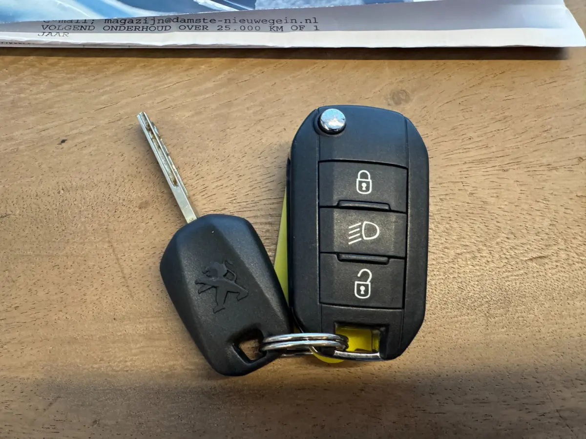 1.2 PureTech Allure / Navi / Cruise / Carplay / 57000 km !.