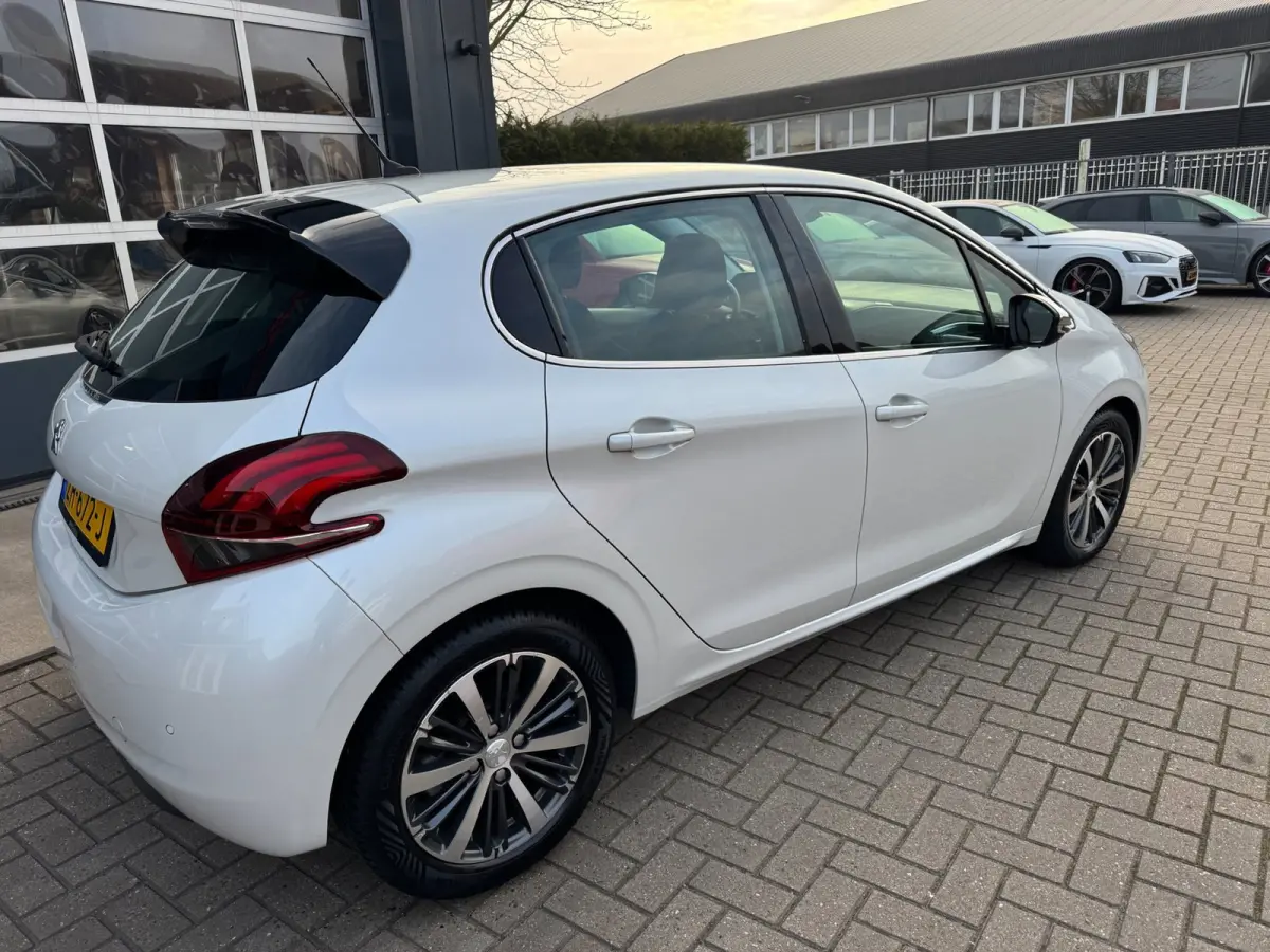 1.2 PureTech Allure / Navi / Cruise / Carplay / 57000 km !.