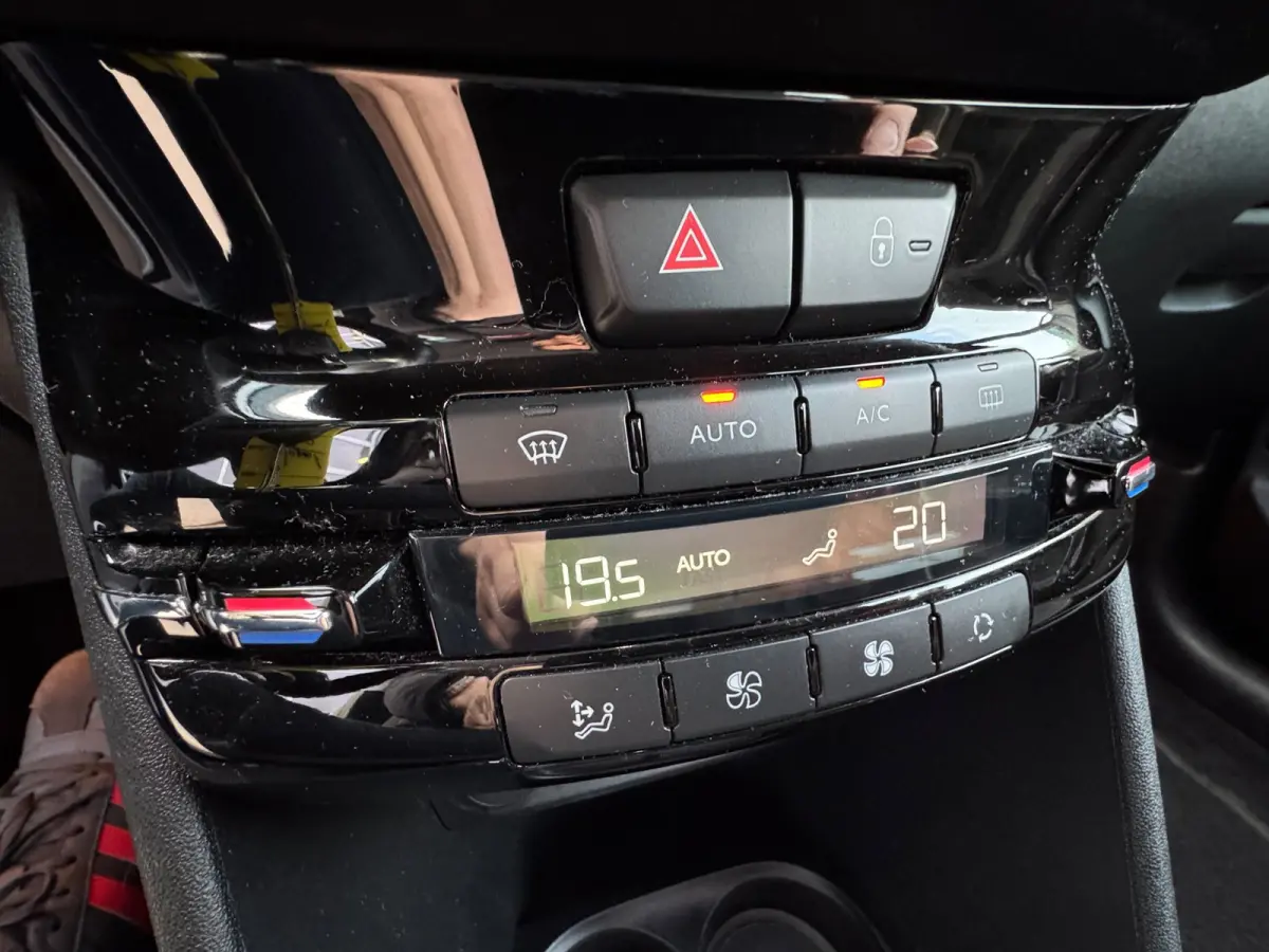 1.2 PureTech Allure / Navi / Cruise / Carplay / 57000 km !.