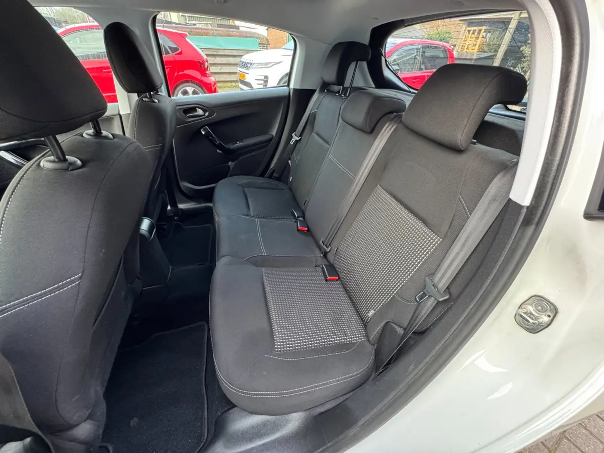 1.2 PureTech Allure / Navi / Cruise / Carplay / 57000 km !.