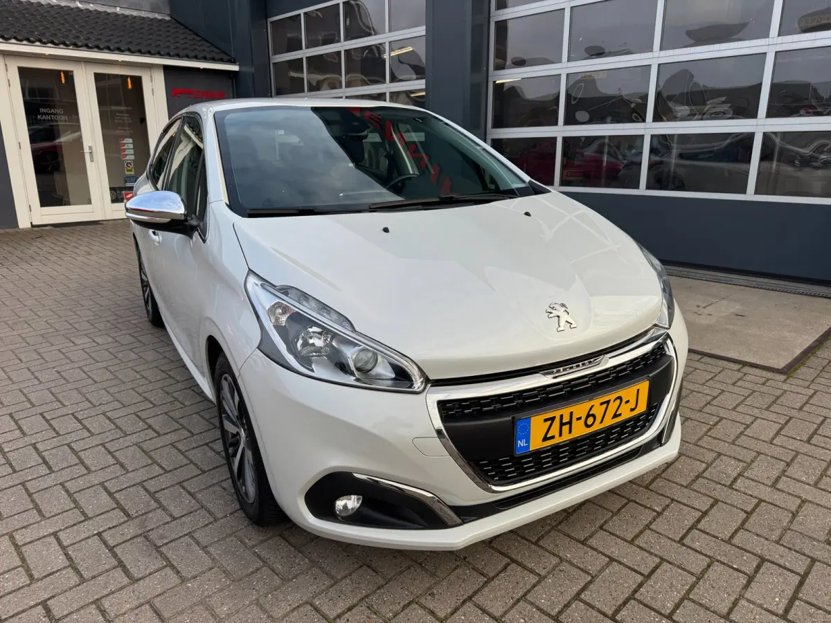 1.2 PureTech Allure / Navi / Cruise / Carplay / 57000 km !.