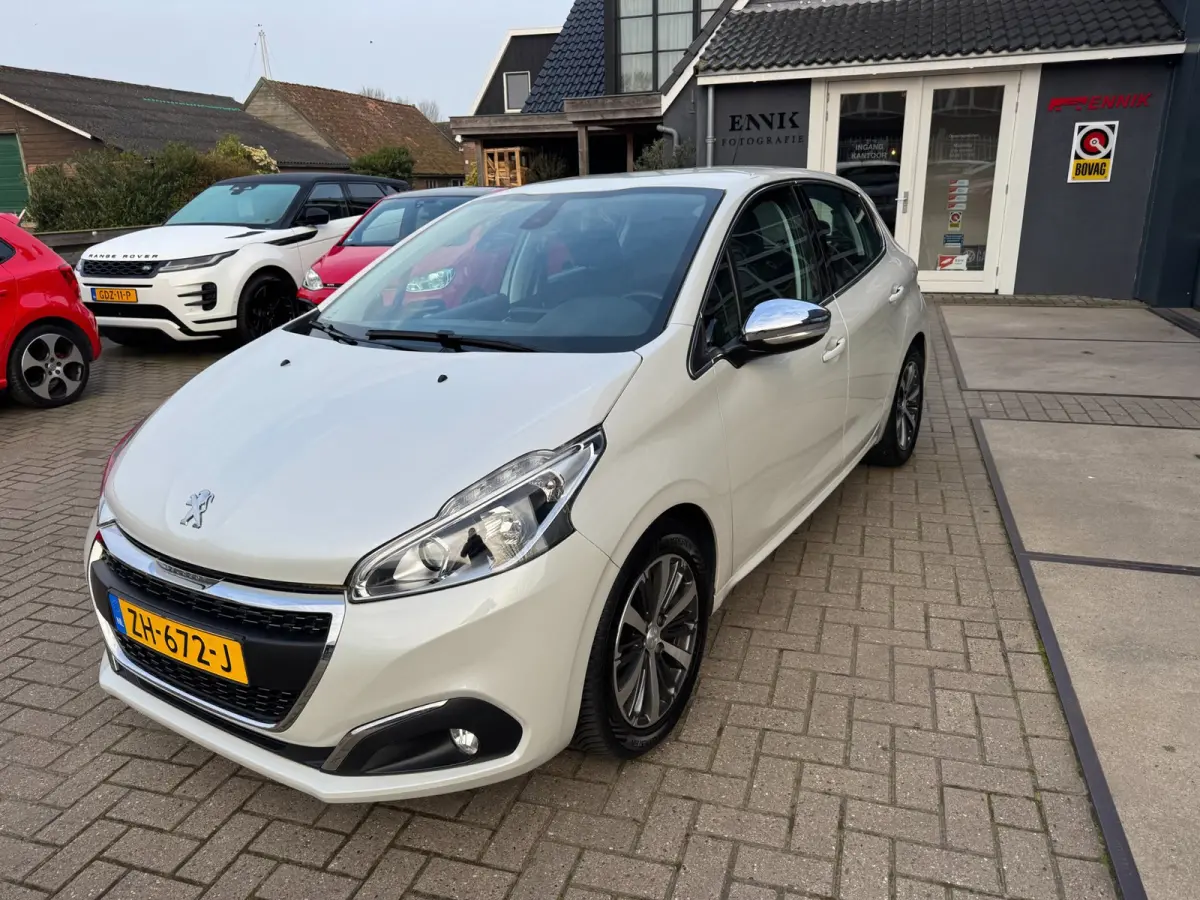 1.2 PureTech Allure / Navi / Cruise / Carplay / 57000 km !.