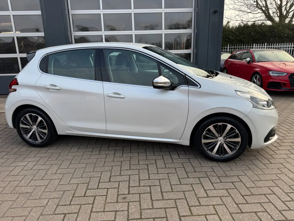 1.2 PureTech Allure / Navi / Cruise / Carplay / 57000 km !.