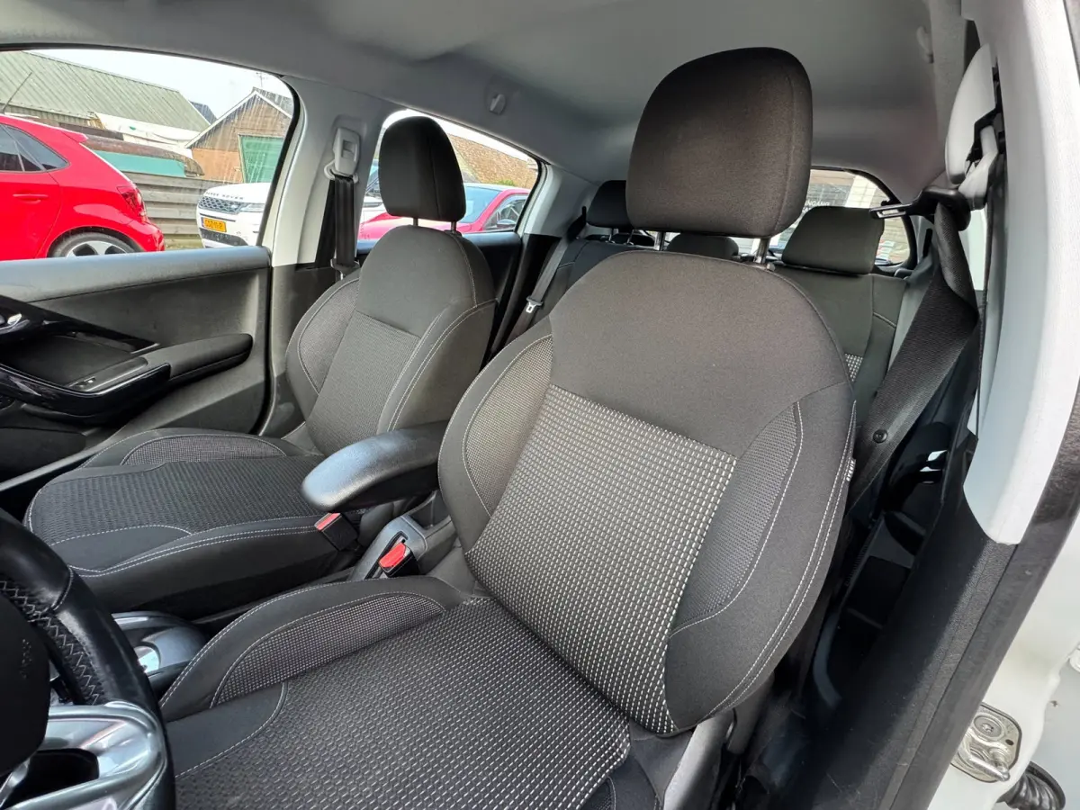 1.2 PureTech Allure / Navi / Cruise / Carplay / 57000 km !.