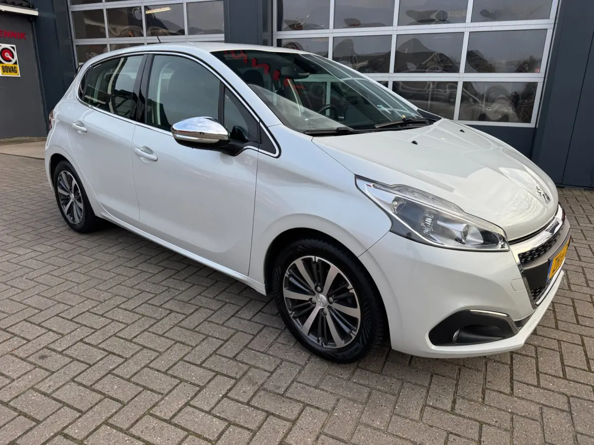 1.2 PureTech Allure / Navi / Cruise / Carplay / 57000 km !.
