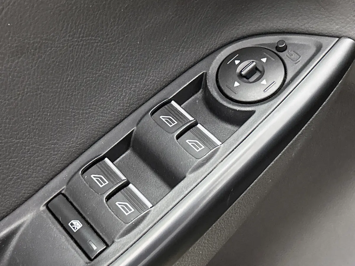2.3 RS(Goed OnderH, Schaalstoelen, Camera, AirTec, Navi, Climate Con, Parkeersensoren, Navi, Etc)