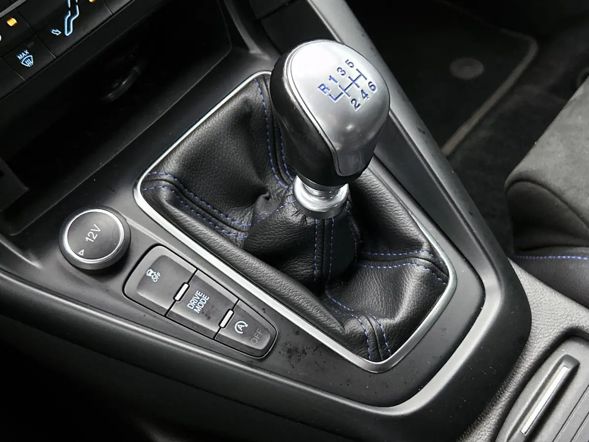 2.3 RS(Goed OnderH, Schaalstoelen, Camera, AirTec, Navi, Climate Con, Parkeersensoren, Navi, Etc)