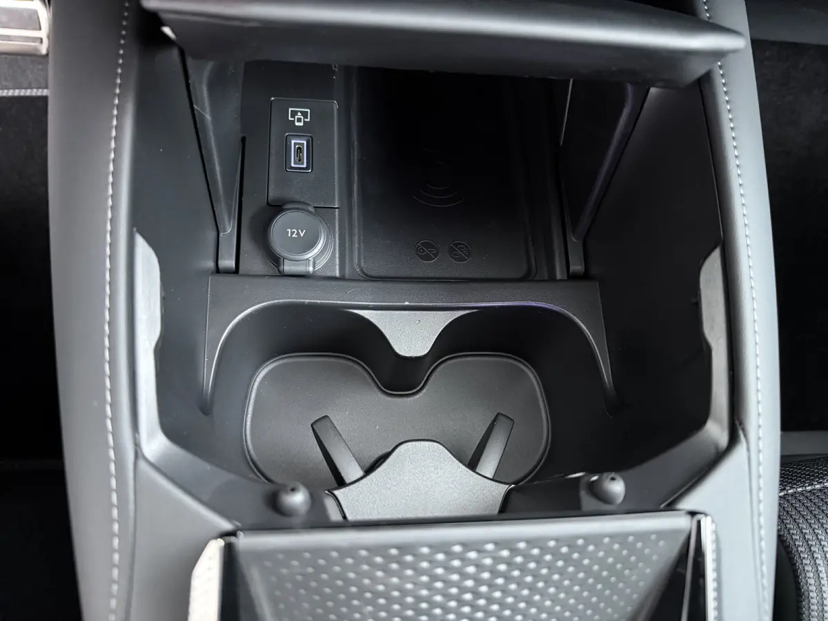 Performance Line - | 6 voudig elektrisch verstelbare passagiersstoel | Achteruitrijcamera | Pack Tech