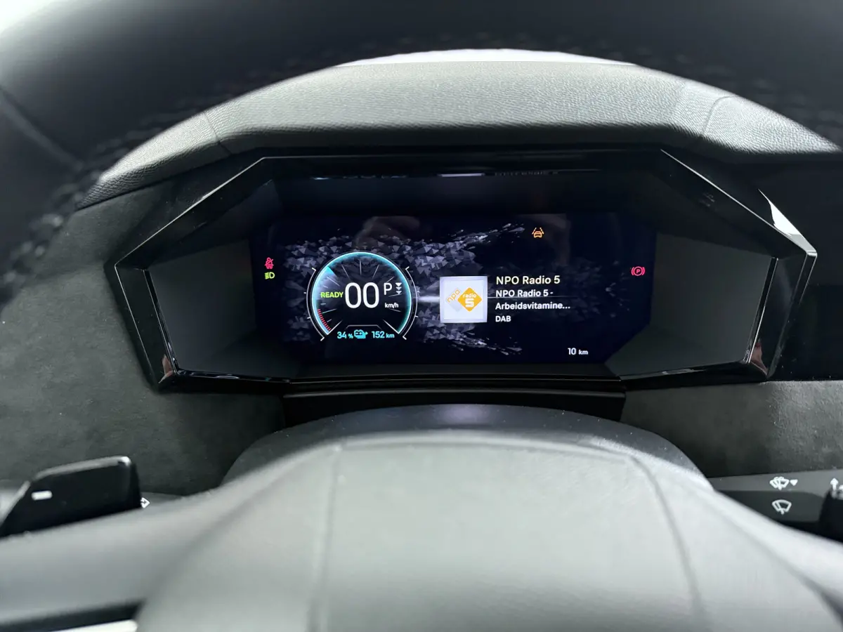 Performance Line - | 6 voudig elektrisch verstelbare passagiersstoel | Achteruitrijcamera | Pack Tech