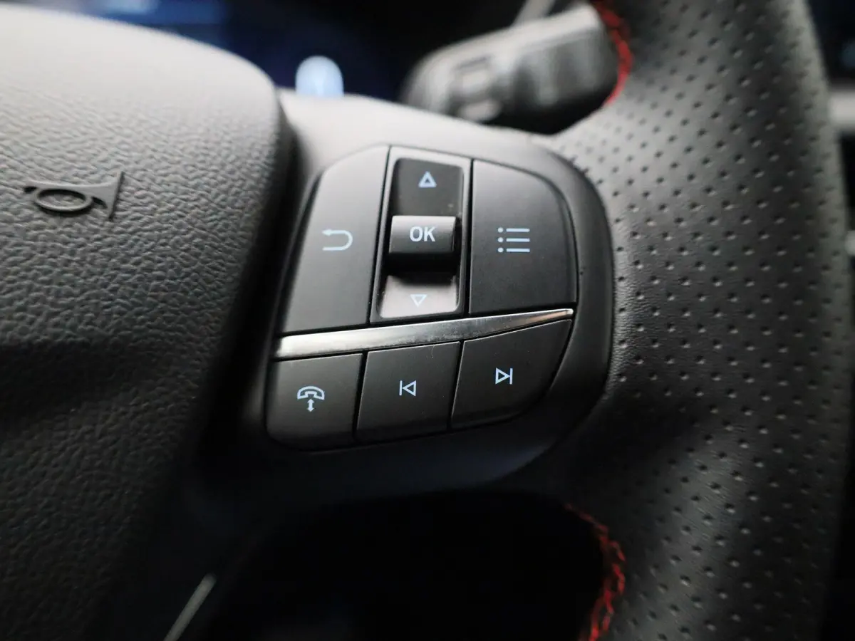 Kuga 2.5 PHEV ST-Line | CRUISE CONTROL | WINTER PAKKET | ACHTERUITRIJCAMERA | ACHTERSTOELEN VERWARMD | APPLE CARPLAY / ANDROID AUTO |
