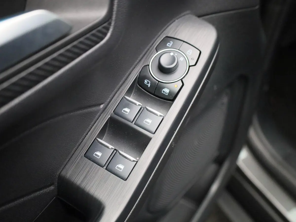 Kuga 2.5 PHEV ST-Line | CRUISE CONTROL | WINTER PAKKET | ACHTERUITRIJCAMERA | ACHTERSTOELEN VERWARMD | APPLE CARPLAY / ANDROID AUTO |