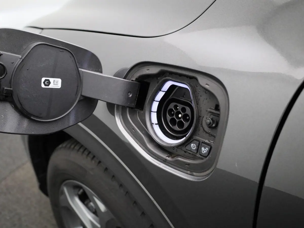 Kuga 2.5 PHEV ST-Line | CRUISE CONTROL | WINTER PAKKET | ACHTERUITRIJCAMERA | ACHTERSTOELEN VERWARMD | APPLE CARPLAY / ANDROID AUTO |