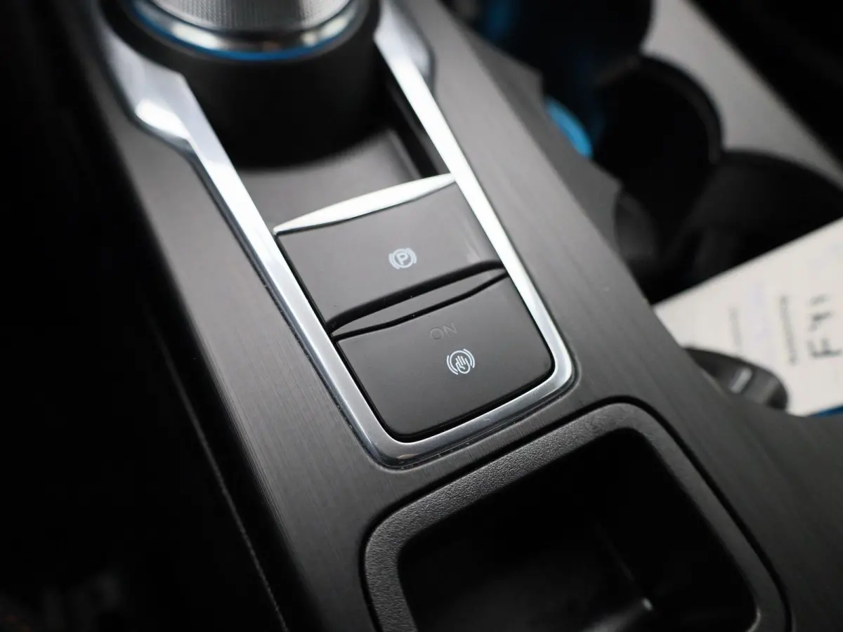 Kuga 2.5 PHEV ST-Line | CRUISE CONTROL | WINTER PAKKET | ACHTERUITRIJCAMERA | ACHTERSTOELEN VERWARMD | APPLE CARPLAY / ANDROID AUTO |