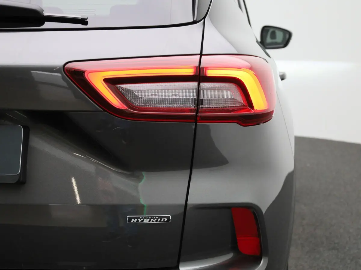 Kuga 2.5 PHEV ST-Line | CRUISE CONTROL | WINTER PAKKET | ACHTERUITRIJCAMERA | ACHTERSTOELEN VERWARMD | APPLE CARPLAY / ANDROID AUTO |