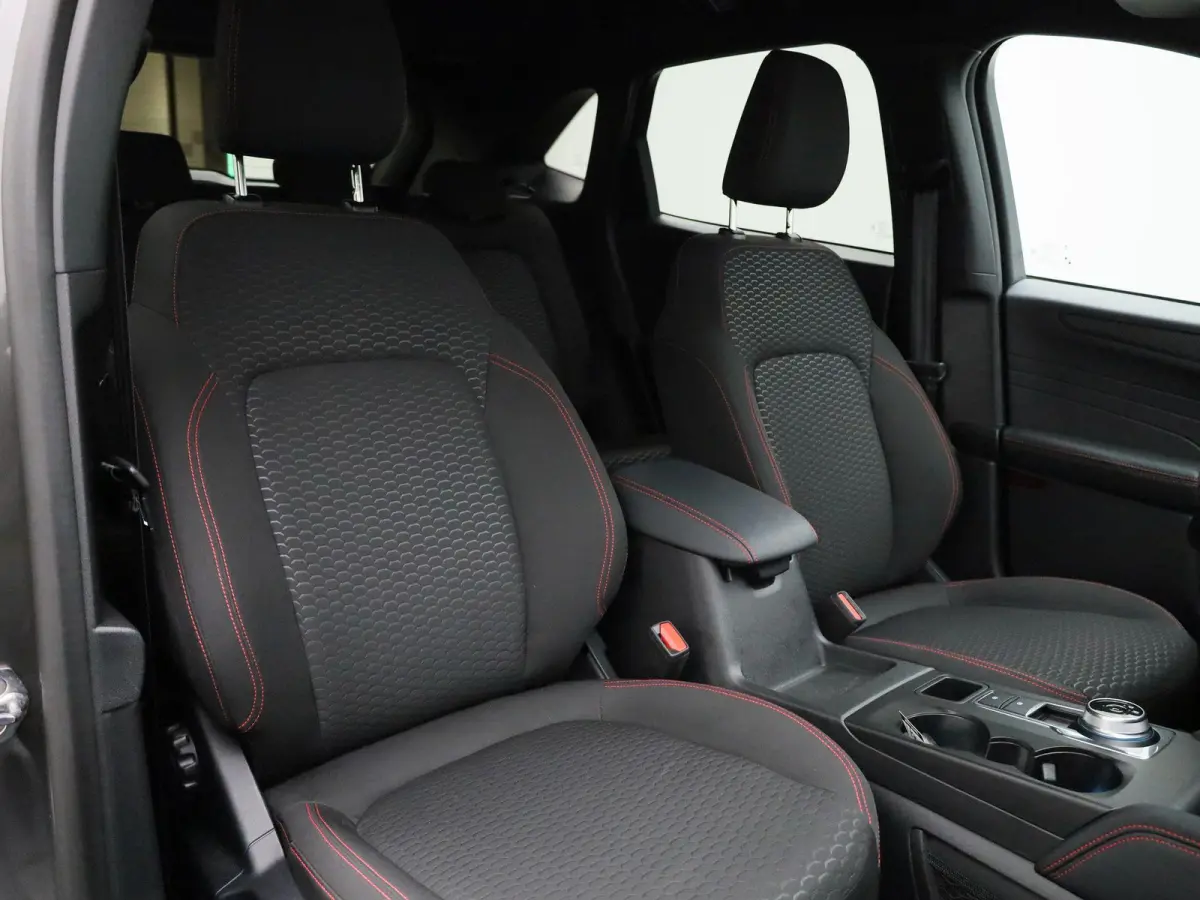 Kuga 2.5 PHEV ST-Line | CRUISE CONTROL | WINTER PAKKET | ACHTERUITRIJCAMERA | ACHTERSTOELEN VERWARMD | APPLE CARPLAY / ANDROID AUTO |