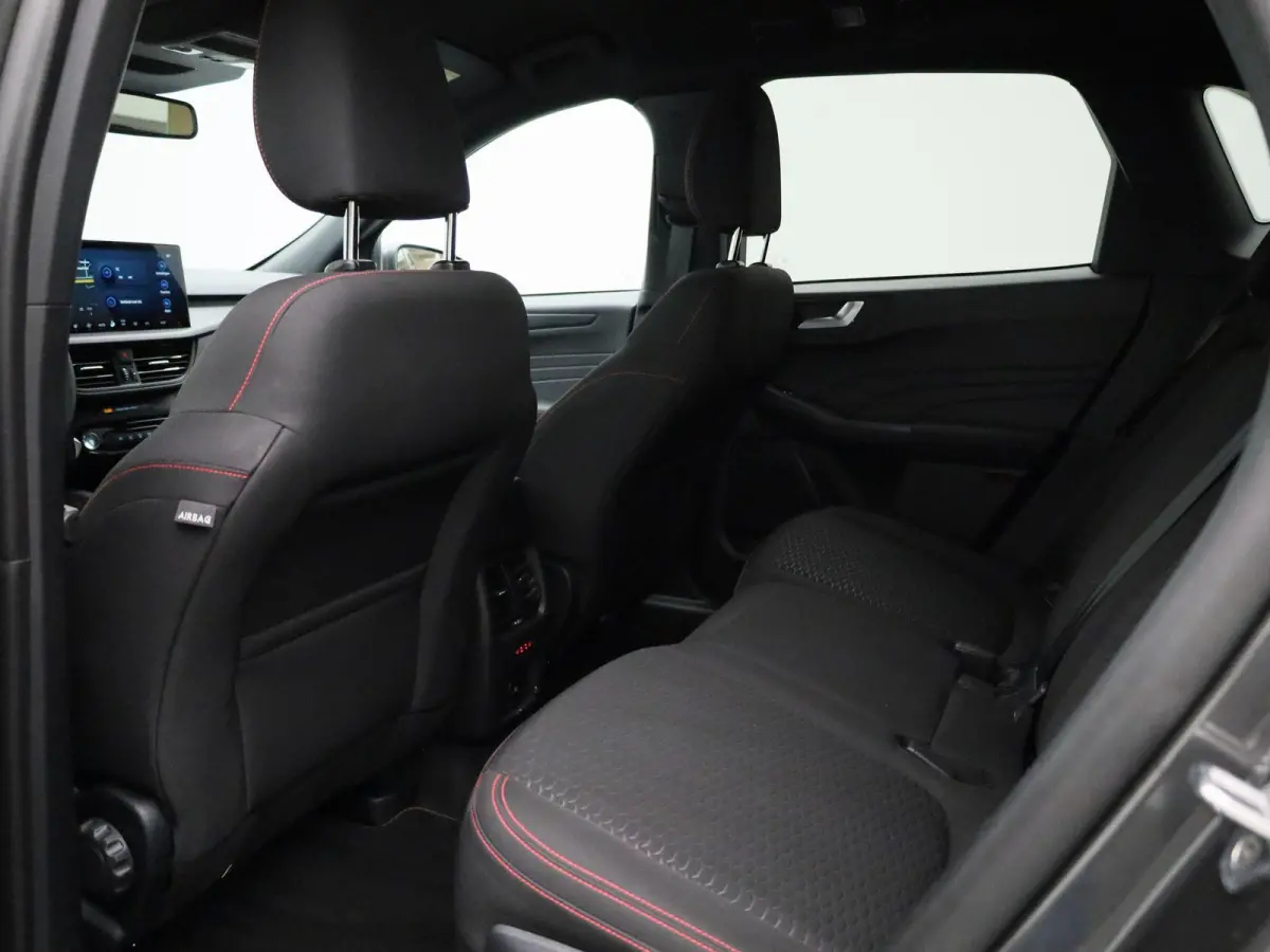 Kuga 2.5 PHEV ST-Line | CRUISE CONTROL | WINTER PAKKET | ACHTERUITRIJCAMERA | ACHTERSTOELEN VERWARMD | APPLE CARPLAY / ANDROID AUTO |