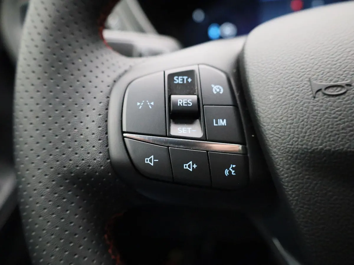 Kuga 2.5 PHEV ST-Line | CRUISE CONTROL | WINTER PAKKET | ACHTERUITRIJCAMERA | ACHTERSTOELEN VERWARMD | APPLE CARPLAY / ANDROID AUTO |